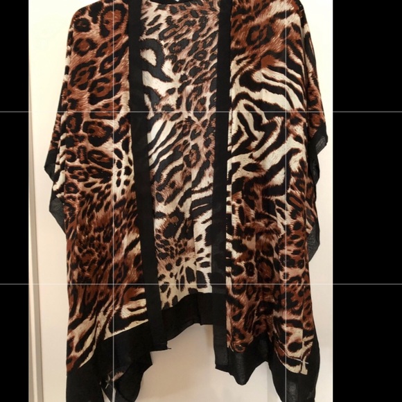 THE LOOK Other - Animal Print Topper #3